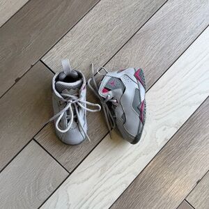 Jordan True Flight Wolf Grey Deadly Pink (GS) Kids Sneakers